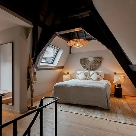 Homestay Luxury In Historic ! *
